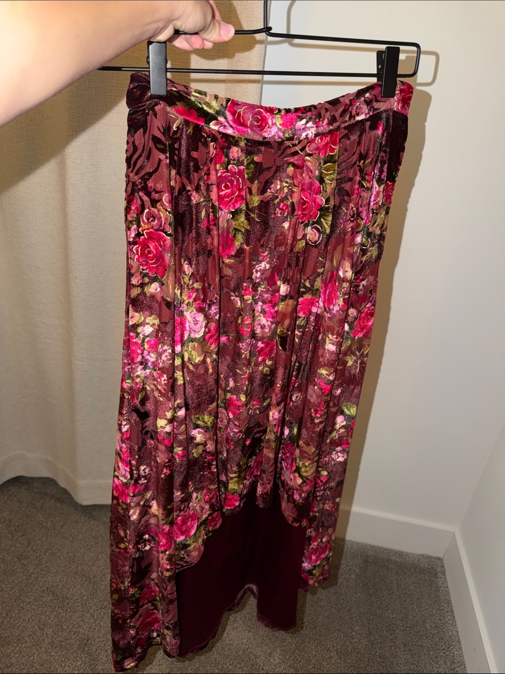 Floral High-Low Pleated Skirt in Burgundy Pink